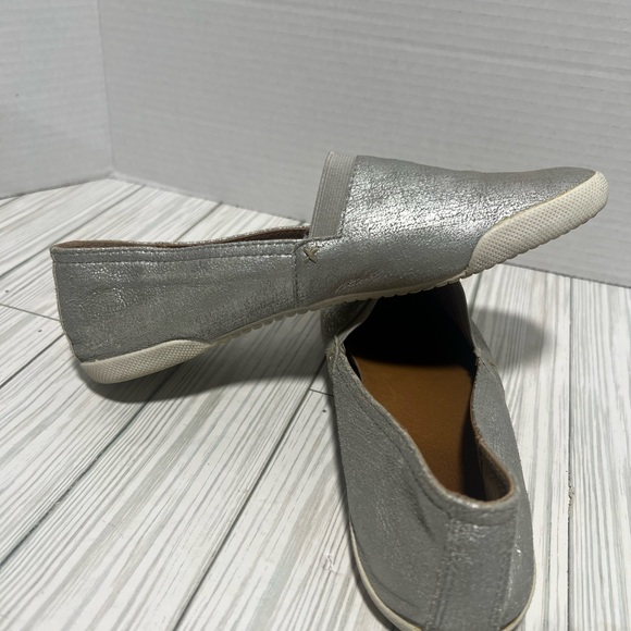 Frye Melanie Slip On Flat Sneaker Loafer Sz 7.5 Women Silver Metallic - Picture 7 of 7